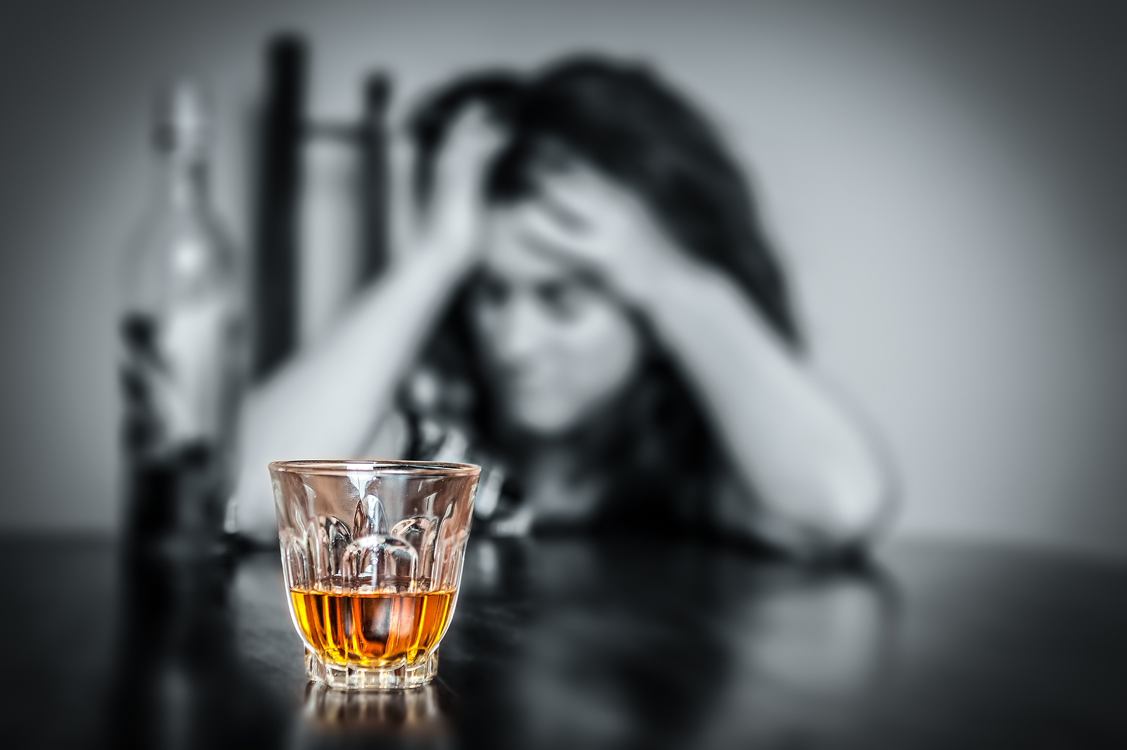 Πώς να Κόψετε το Αλκοόλ με 4 Φυσικούς Τρόπους